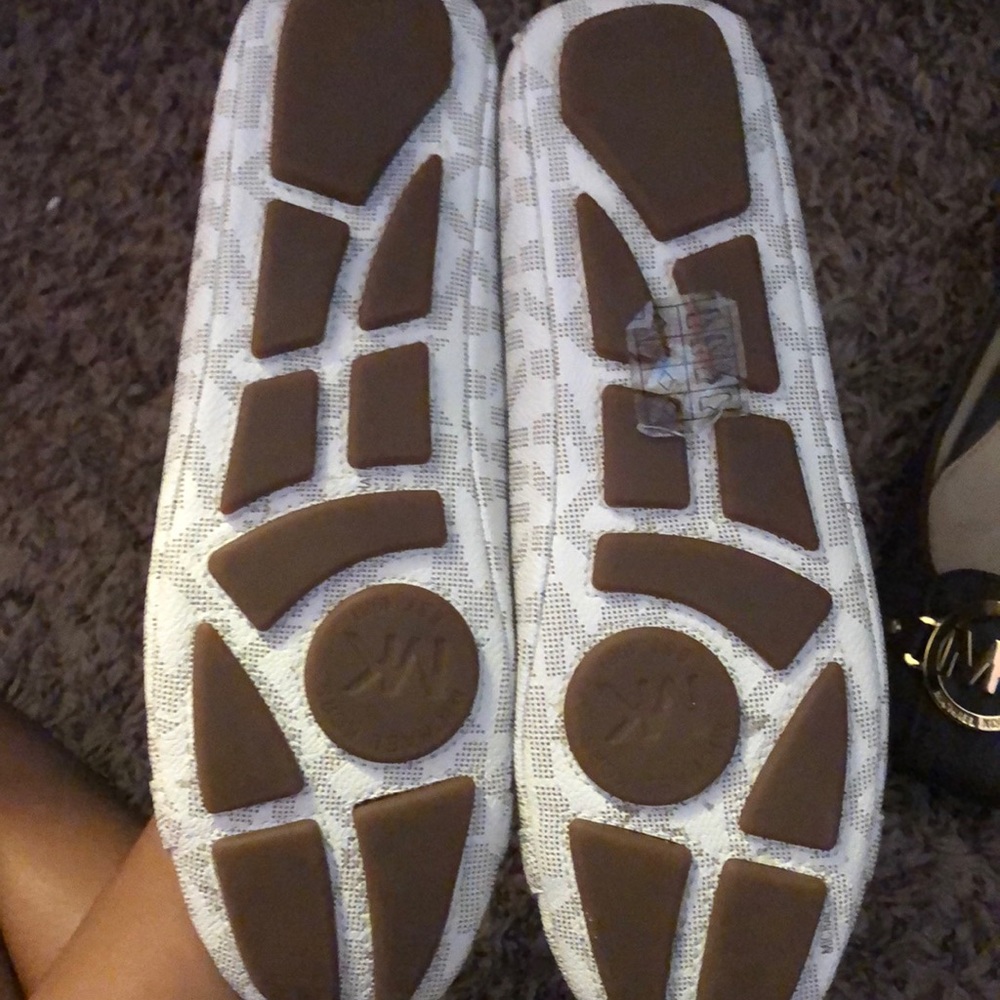 hey pretties I will be selling mk Shoes - Picture 3 of 3